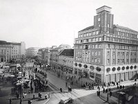 Trg bana Jelačića 1935. godine. Hotel Milinov.jpg